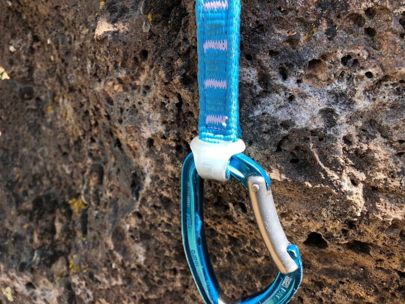 petzl djinn axess - with its over-sized carabiners, the djinn is an easy draw to get a...