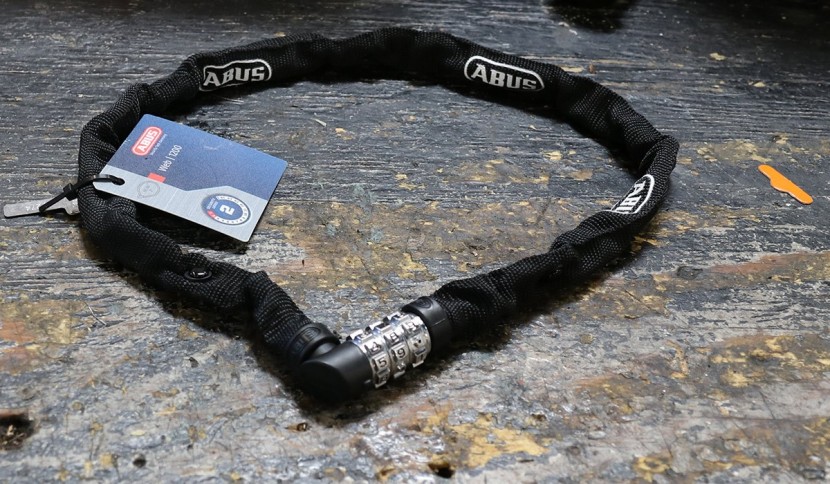 we love how easy this lock is to use! it's flexible and lightweight!