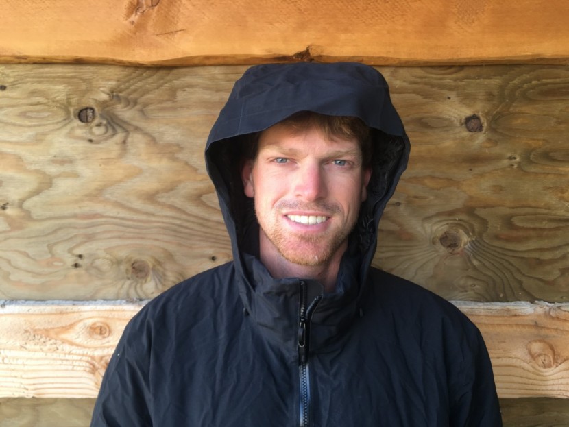 arc'teryx camosun parka - the hood on the camosun is wide and comfortable, and can be synched...
