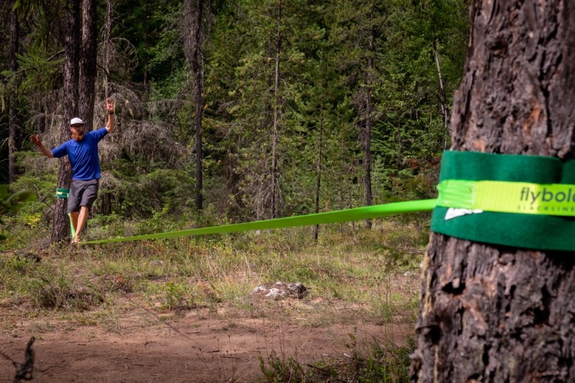 flybold slackline kit - not our first choice, but a worthy slackline for beginners or casual...