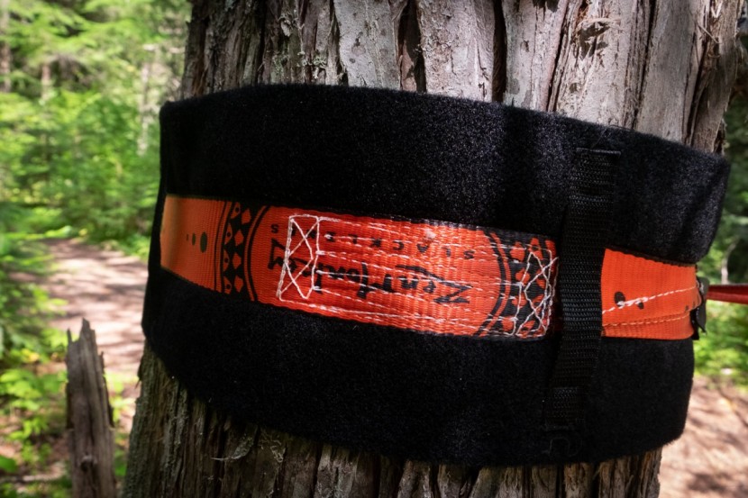 zen monkey complete kit - long tree pads with "belt loops" make set-up easier.