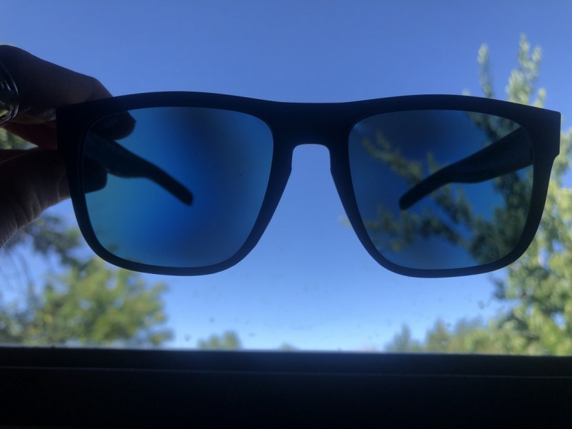 costa del mar spearo - though not bad, and nearly impossible to notice while you're wearing...