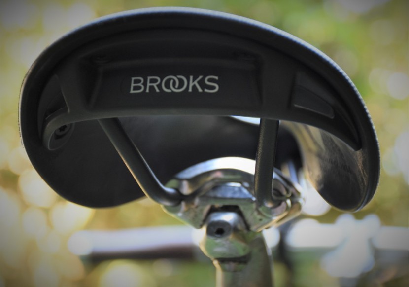 bike saddle - the heavy-duty, weather-resistant materials and classic brooks...