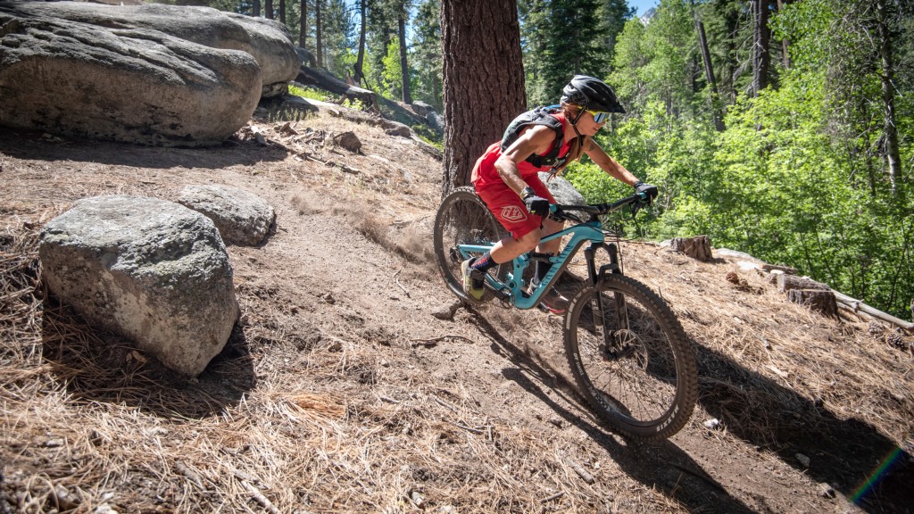 canyon spectral wmn cf 7.0 - the best buy winning spectral is ready to charge as hard as you are.