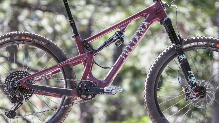 juliana furtado carbon 27.5+ s - the furtado has a carbon frame, 130mm of front and rear wheel...