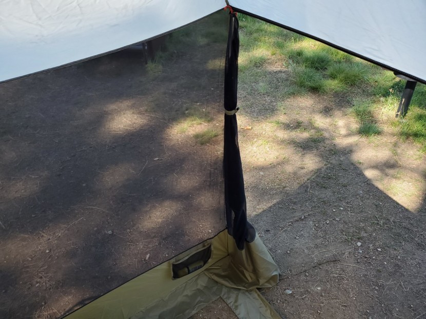 rei co-op screen house - the bottom part of the door is loose and can be a tripping hazard...
