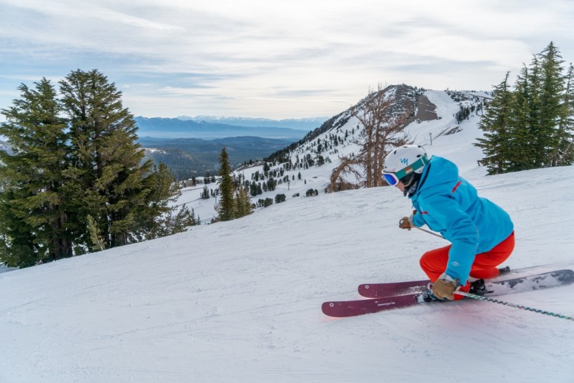 blizzard sheeva 10 - the center of the ski, under foot, likes to hold the edge and carve...