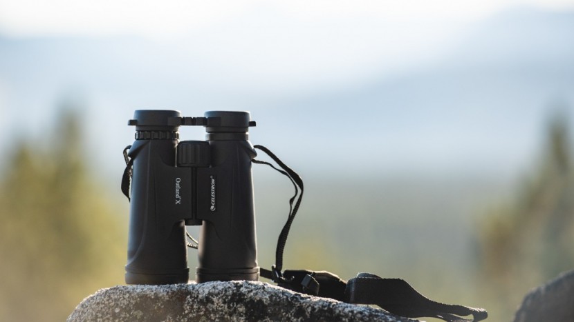 celestron outland x 10x50