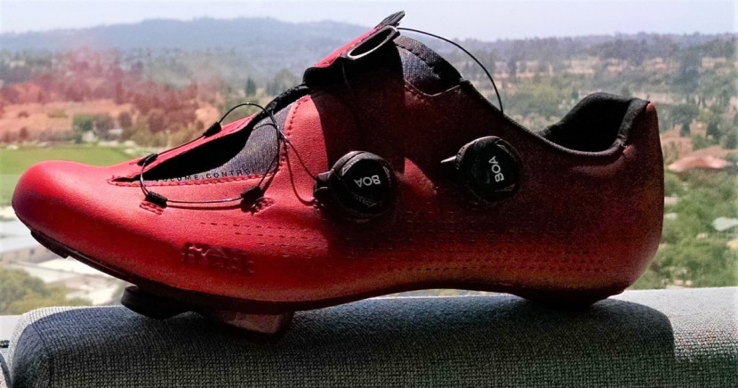 fizik r1 infinito - the fizik infinito r1 comes in at 20.0 ounces in a pair of men's...