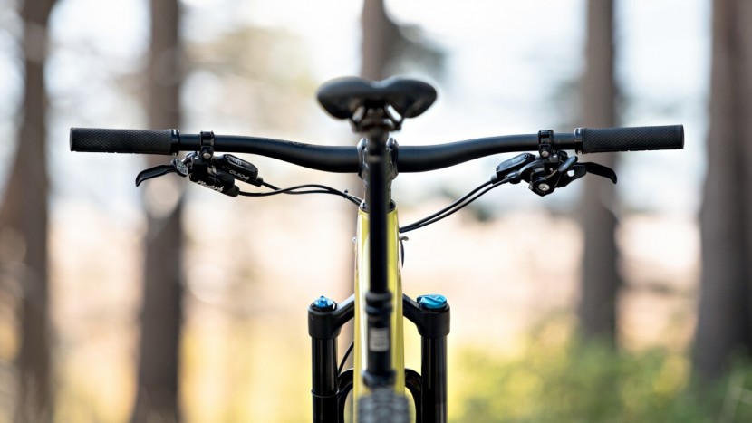 the cockpit is generally well-appointed. the 760mm wide handlebar...