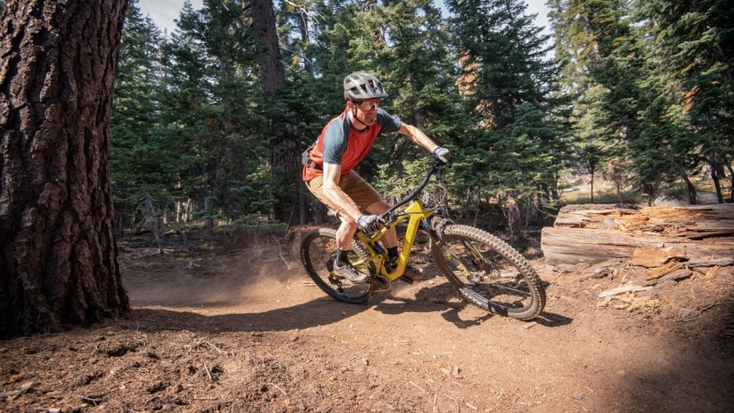 santa cruz tallboy carbon c s - the tallboy really is a blast to ride just about everywhere.