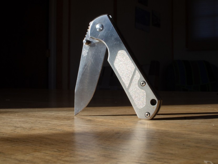 sanrenmu 7010 - the hinge action on the sanrenmu is smooth and has stayed that way...