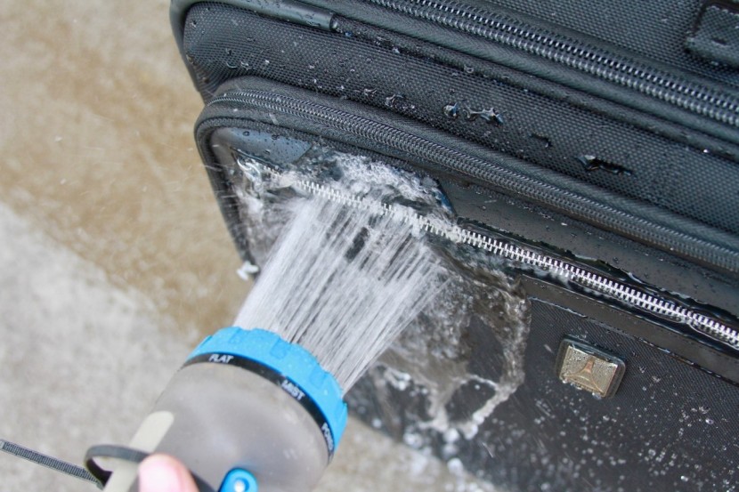 travelpro platinum magna 2 26" - this case offers good water resistance! the fabric is durable while...