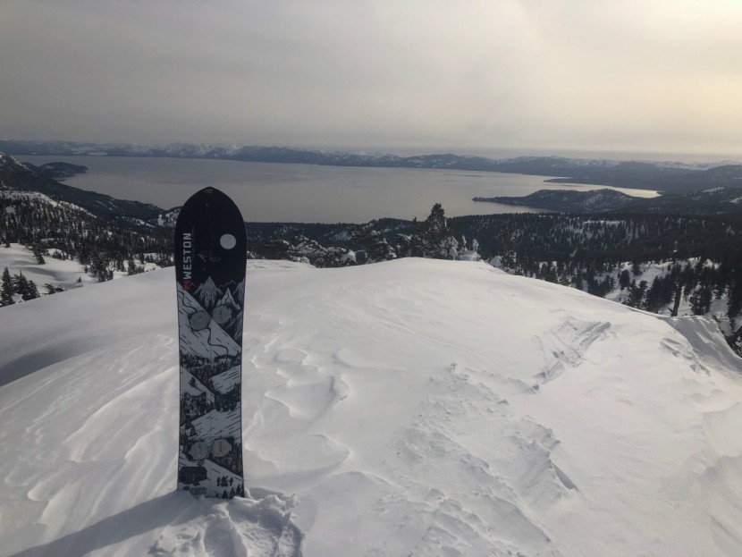 weston backcountry backwoods splitboard - the mountain graphics fit in the mountain scenery.