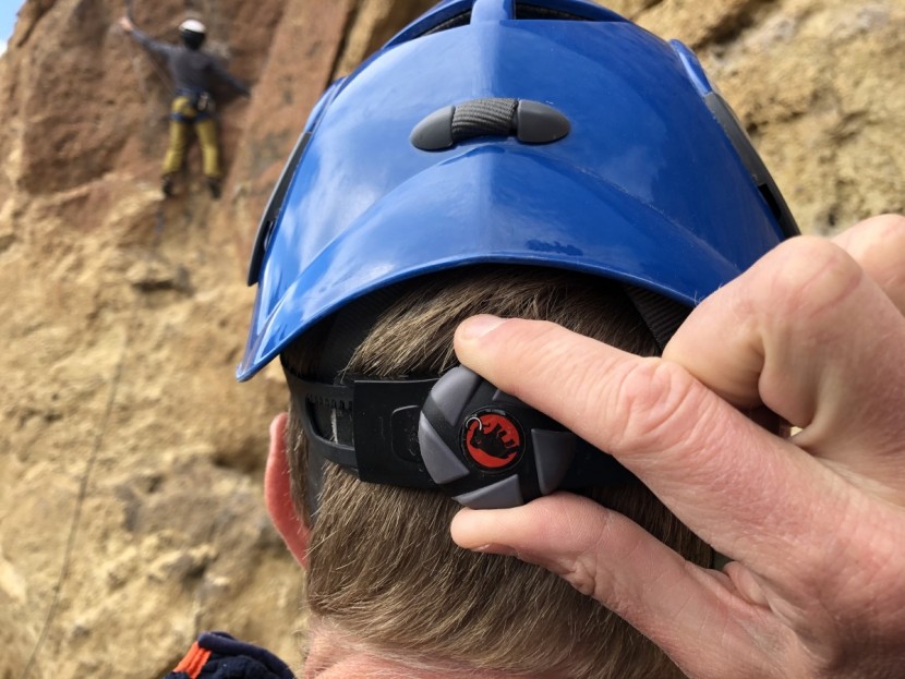 mammut skywalker 2 - like all helmets that use a similar click wheel, adjustment of this...