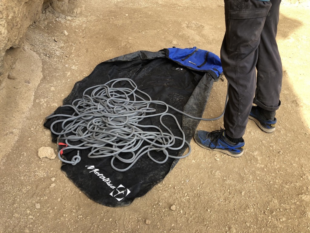 metolius ropemaster hc - the large tarp on the metolius ropemaster hc keeps the rope out of...
