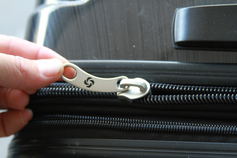 samsonite winfield 2 fashion 28 - the zippers are burly and quite durable. it also comes with a...