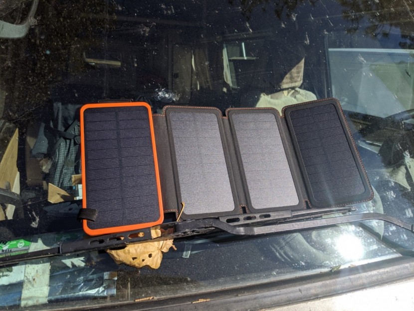 hiluckey s025 - here, the hiluckey takes in full autumn rays as we tried to charge...