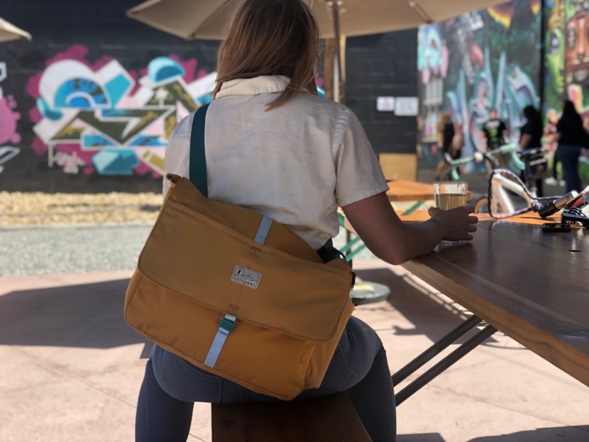 cotopaxi chuspa - the chuspa is gorgeous when its brand new, but the material isn't...