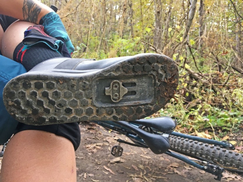 mountain bike shoes womens - we were impressed at how well the d30 high impact insole shed mud.