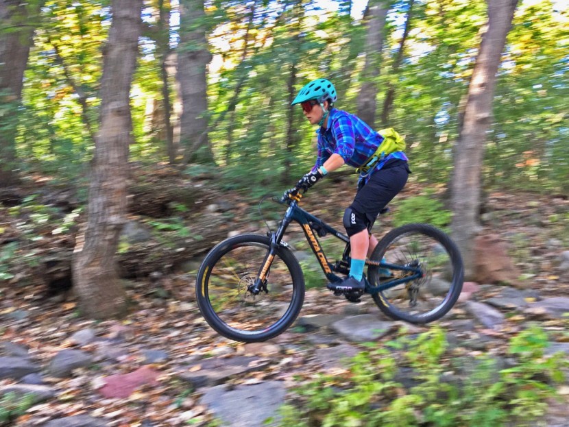 mountain bike shoes womens - the sole of the vr90 is made entirely of carbon, which is great for...