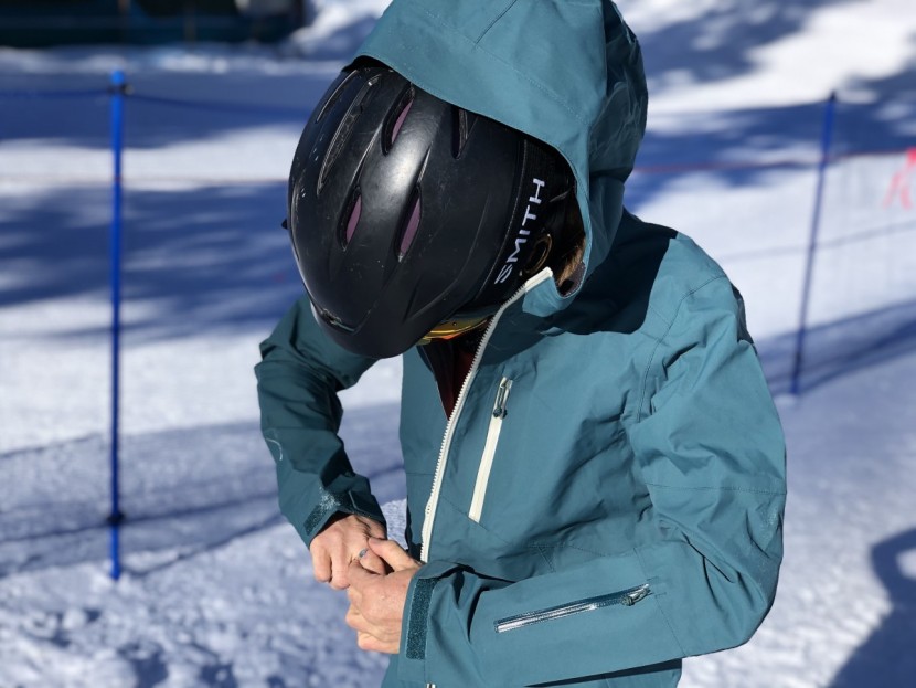 flylow billie coat - the water repelling qualities of the billie coat are bombproof.