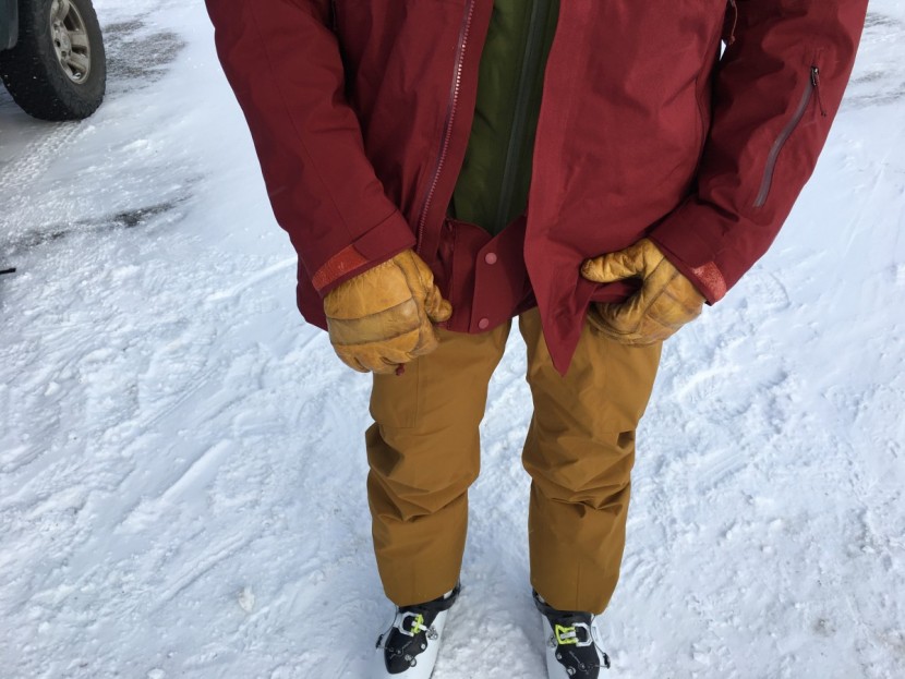 patagonia primo puff - a large and effective powder skirt seals the hem on super deep days.