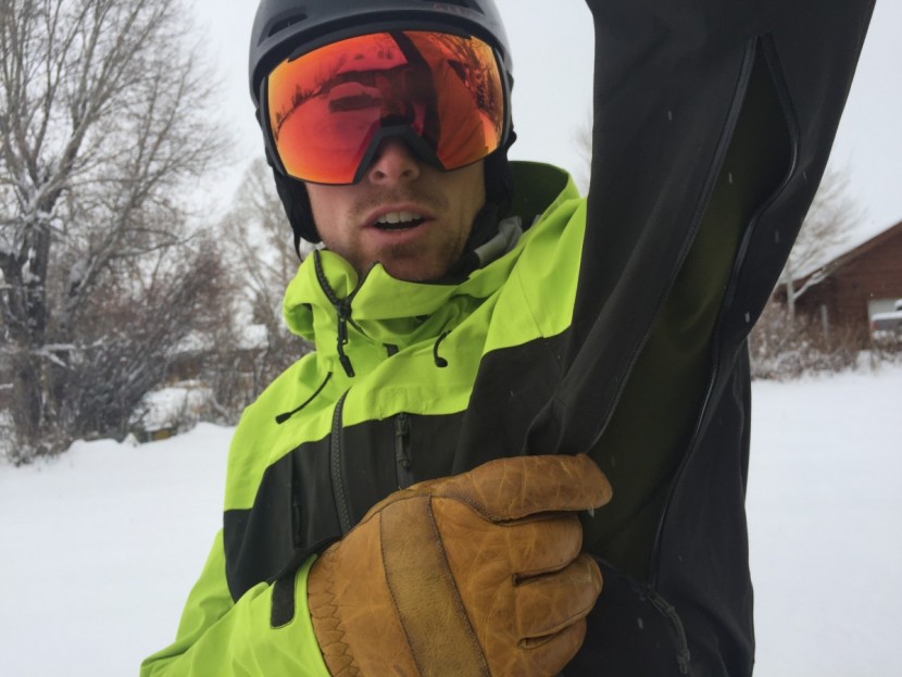 flylow lab coat - the vents on this shell are long and mesh free, providing great...