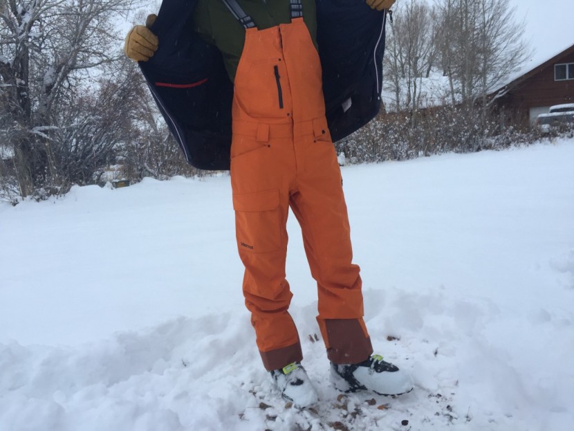 marmot discovery bib - a frontal look at the features of the discovery bibs.