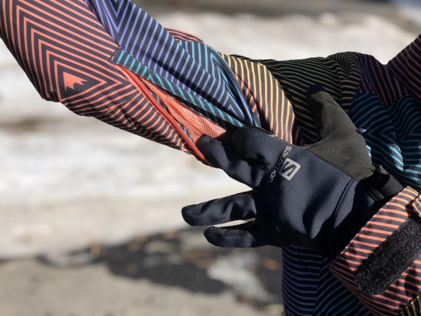 burton jet set - mesh lined pit zips aren't our favorite.