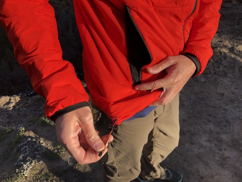 the north face summit l3 ventrix 2.0 hoody - a single pull cord with easy to use buckle on the hem helps seal up...