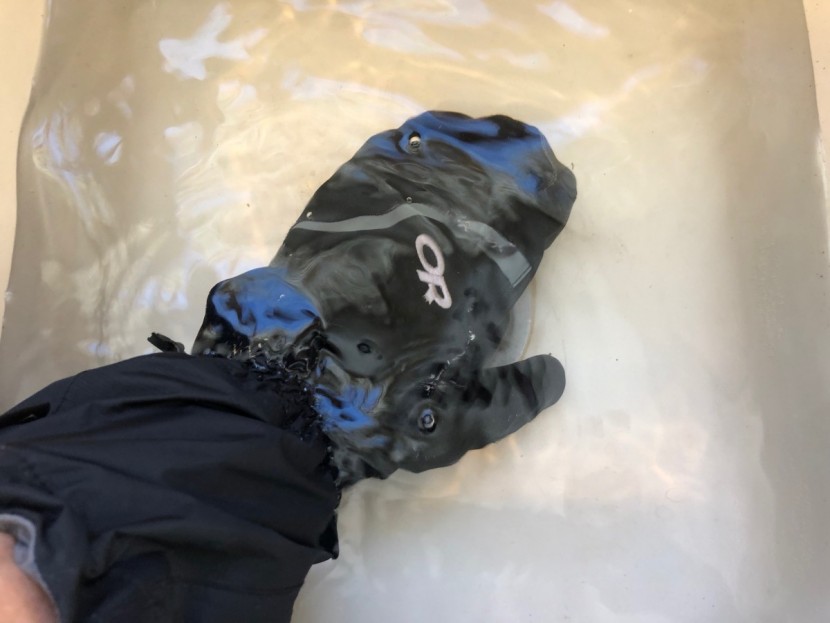 outdoor research alti mitt for women - the beefy or alti mitt offers the best in water-resistant, providing...