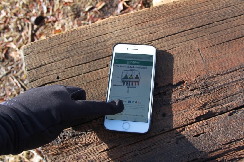 ski gloves womens - touchscreen compatibility might be more important to some people...