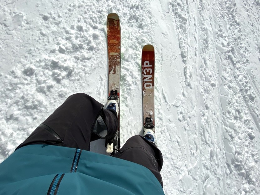 ski pants womens - some inner thigh vents in action.