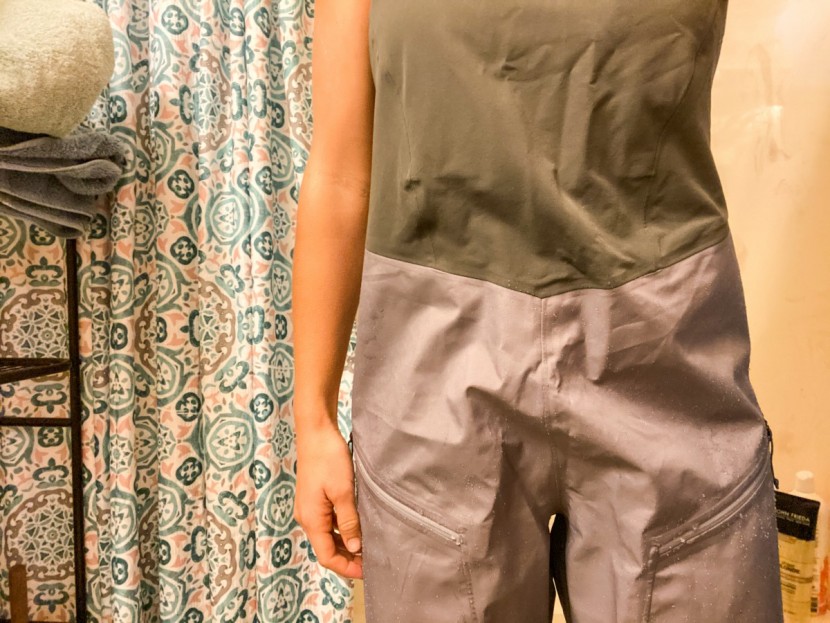 patagonia snowdrifter bib for women - barely looking wet after two minutes in the shower.