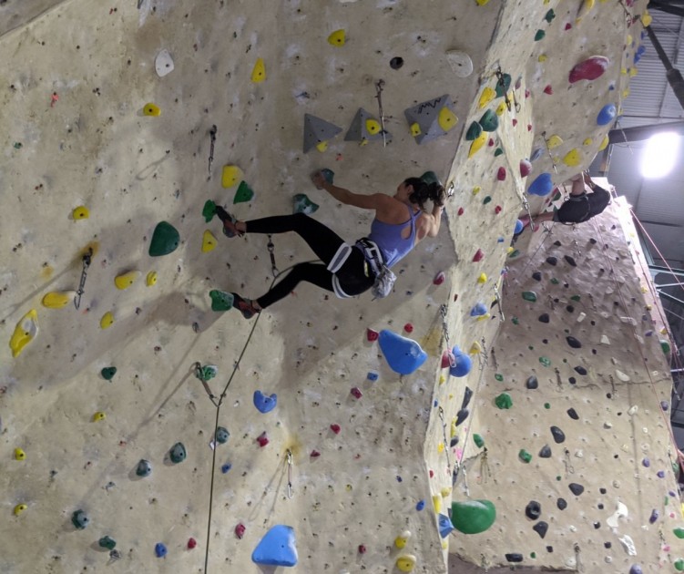 mammut alnasca - moments before testing the hanging comfort of the alnasca on another...