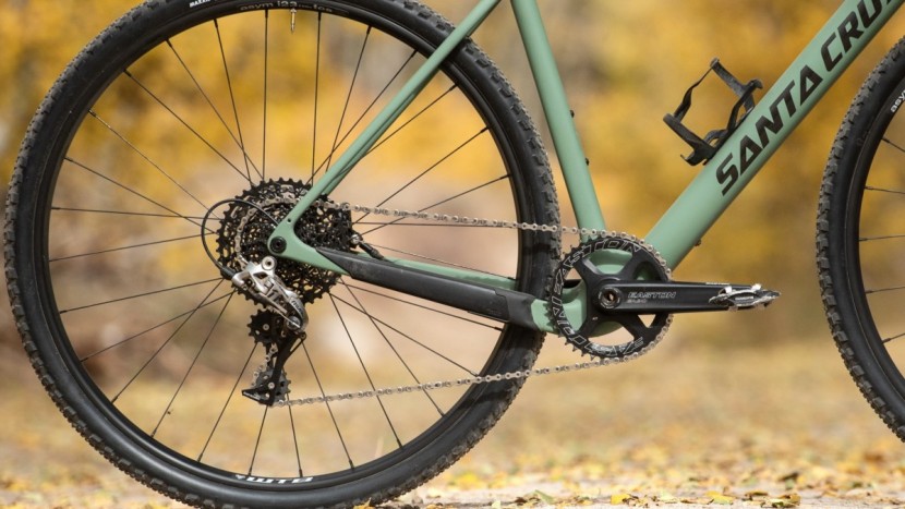 gravel bike - an example of a wide range 1x11-speed drivetrain. sram rival is a...