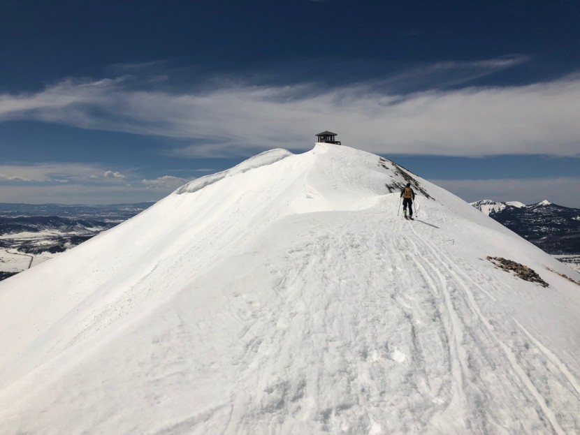 ski gloves - warm, sunny spring skiing in pacific northwest demands little...