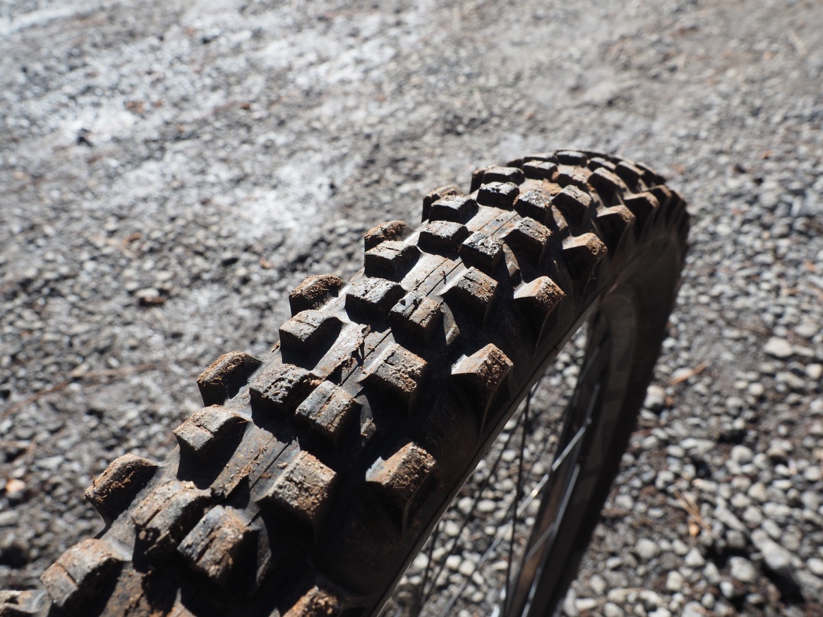 Michelin Wild Enduro Front 2.4 Review (The shoulder lugs are widely spaced, stiff, and quite pronounced.)