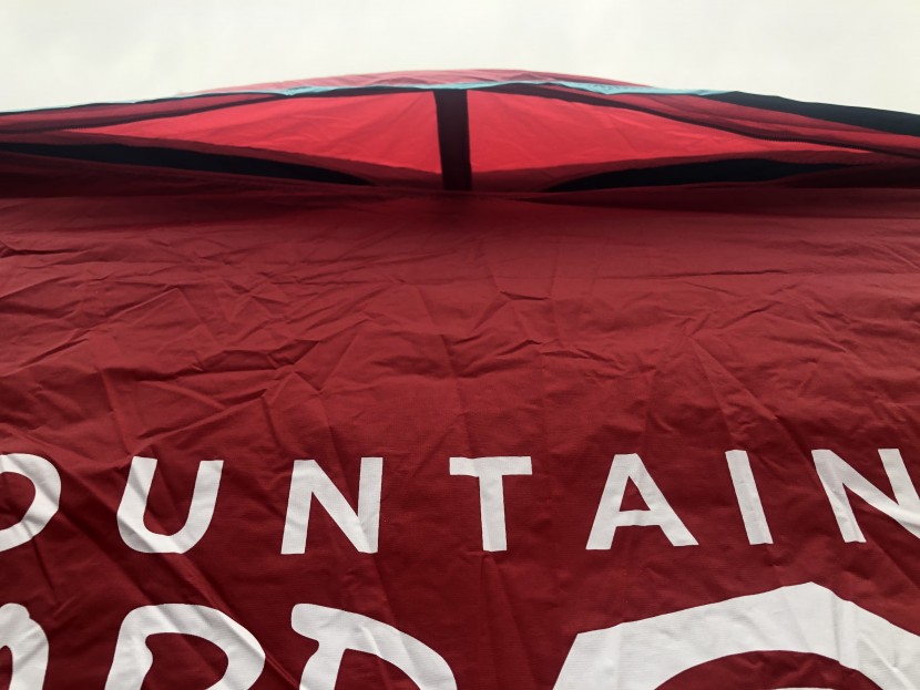 mountain hardwear outpost 2 - the outpost's features twin vents that can be vaulted open to...