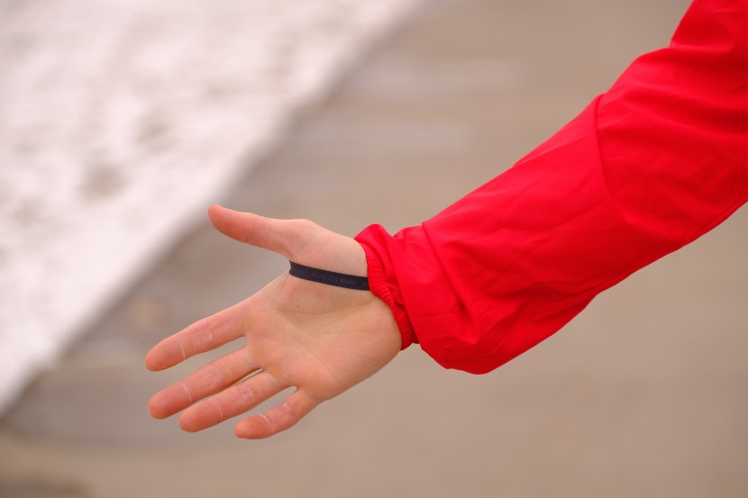 cotopaxi palmas - a relaxed fit and thumb loops help keep everything in place.