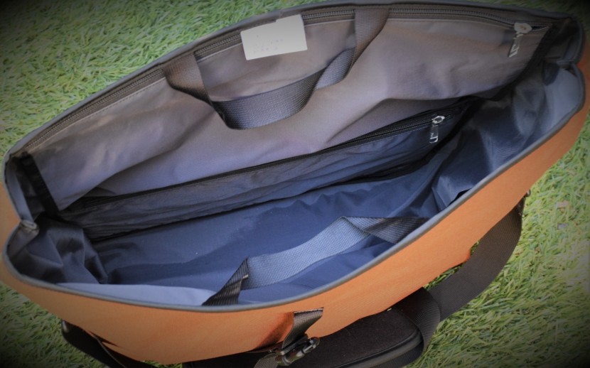 arkel signature h urban - the large main storage compartment can be completely opened wide and...