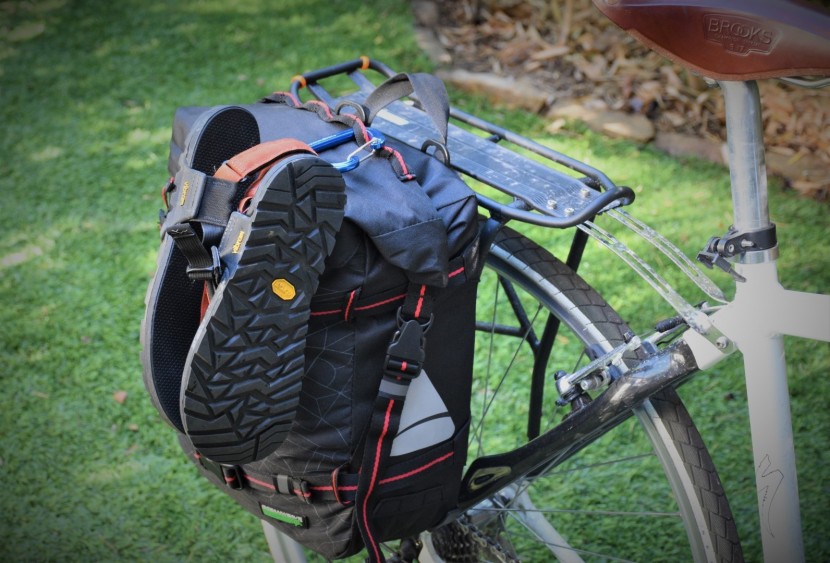 axiom monsoon oceanweave p18+ urban - the external compression straps and daisy chains provide an...