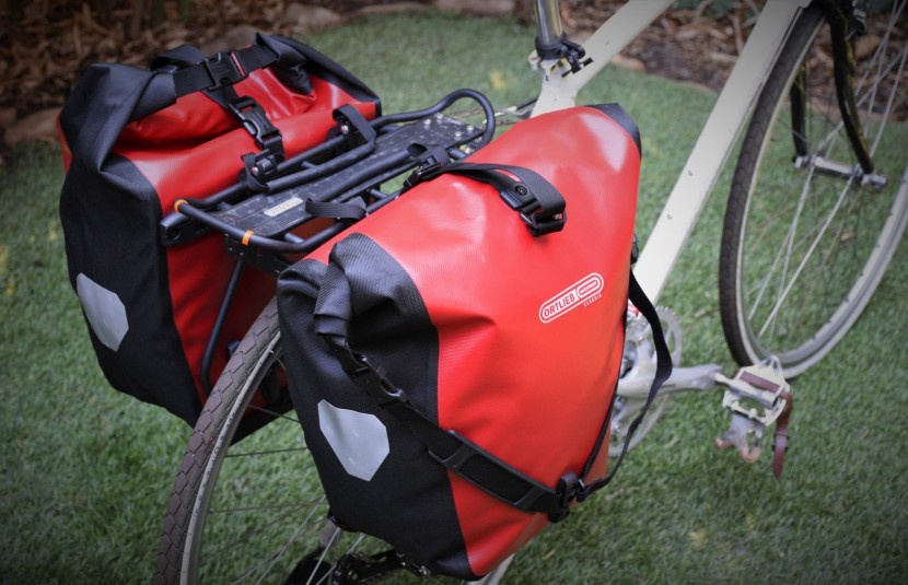 ortlieb back roller classic - demonstrating the different closure methods, including connecting...