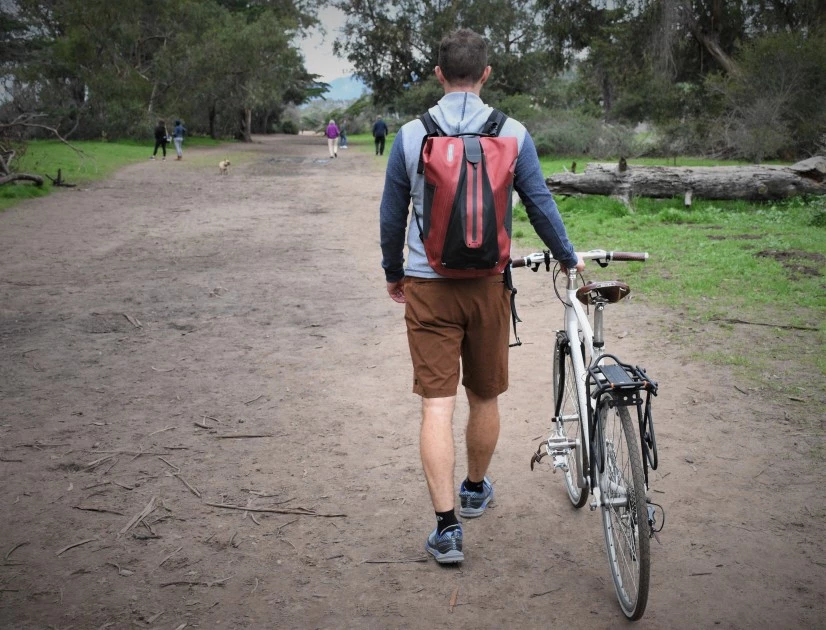 the vario is a high-quality hybrid between a backpack and a pannier...