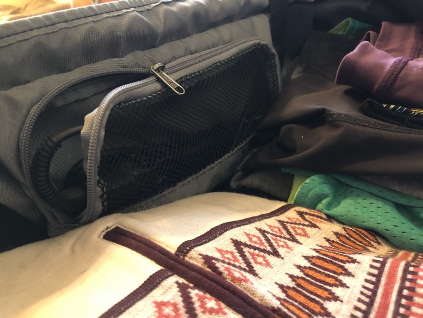 travelpro crew 11 21" expandable spinner suiter - we think the internal pockets could be a different, more useful...