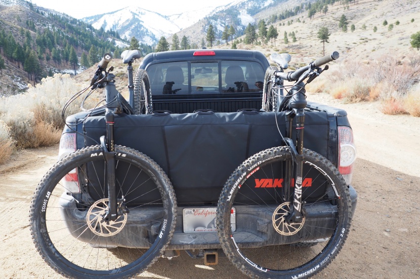 tailgate pad - the yakima gatekeeper has an enormous tailgate handle flap.