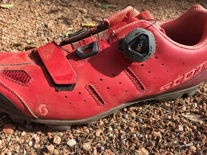 scott mtb elite boa lady - tightly woven mesh and small perforations help to keep your feet...