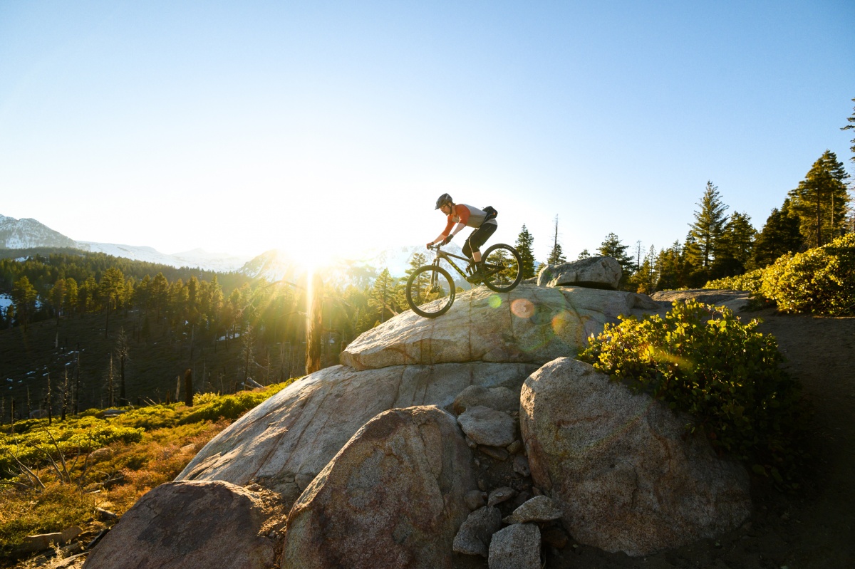 RockShox Reverb AXS Review (Catching the sunset while out testing the Reverb AXS.)