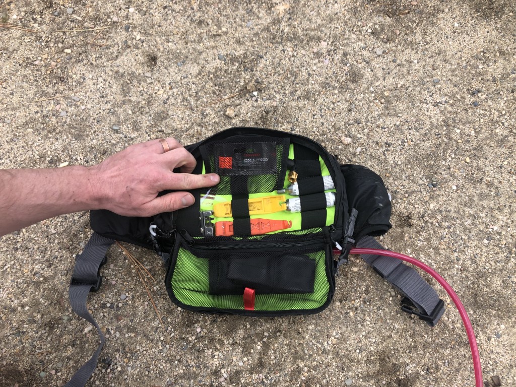 leatt hydration core 2.0 - this is one of the more organized hip packs in our review.